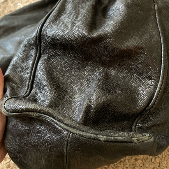 Chanel Glazed Caviar Large pocket in the city bag - Picture 3 of 10